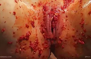 XXX 経験豊富なお母さんが息子の肛門のための性別 女 用 アダルト 動画