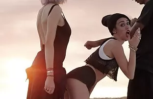 XXX キャビン内の集合的な休息は、従業員のための乱交で終わった 女性 用 エッチ な 動画
