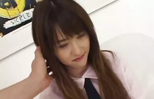 XXX 口の中で犯され、コックで首にたわごとを押し込んだ 女 用 エロ 画像