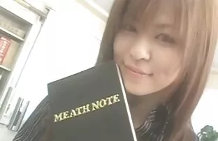 XXX 男は残酷に彼の手で女の子をファックする 女性 の 為 の h 動画