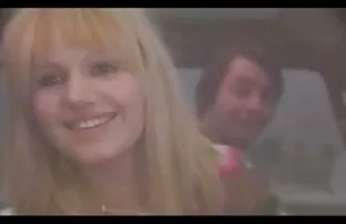 XXX 20歳の黒い女の子は80歳のポルノ女優のディックを吸う。 女性 エッチ 無料 動画
