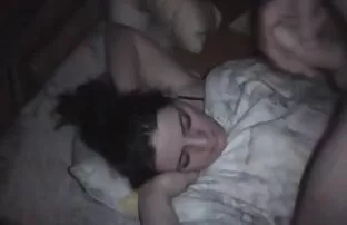 XXX 女の子にブラジャーやストッキング搾乳からコック エロ 動画 女子 安心
