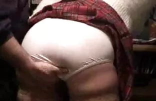 XXX Humungous NaturalsのFemorgの蜂蜜はクライマックスに杖を働かせます 女の子 向け エロ 動画