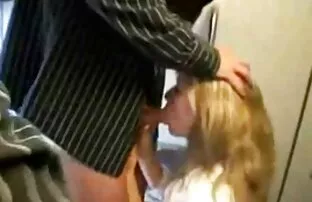 XXX 巨大なベルトを持つ日本のメイド。 女性 の ため の 無料 エロ 動画