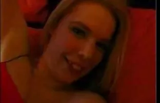 XXX 巨乳のお母さんは娘と彼女に猫を舐めるように教える。 女 が 見る 無料 エロ 動画