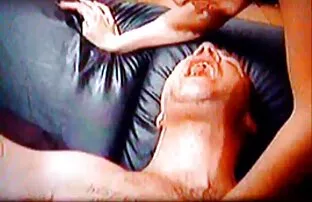 XXX ベッドに縛られた義理の娘を捕まえ、解放と引き換えに犯された。 無料 エッチ 漫画 女性 向け