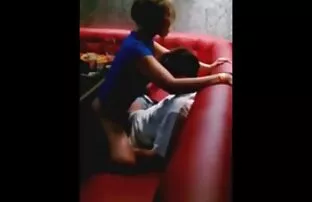 XXX 黒のレズビアンは猫をむさぼり食い、パイプで性交します。 女の子 の ため エッチ 動画