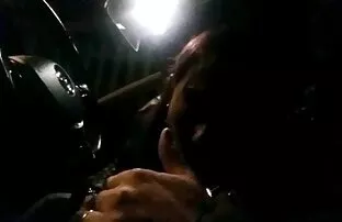 XXX 拳pulverizedのための曲線美金髪stunner 無料 アダルト 女性