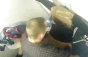 XXX タイツのフランスのメイドは、彼女の足の裏で彼女を狂わせます。 女性 の 為 の h な 動画